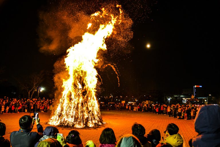 Korean traditional culture, Daeboreum (January Full Moon) Festival in ...