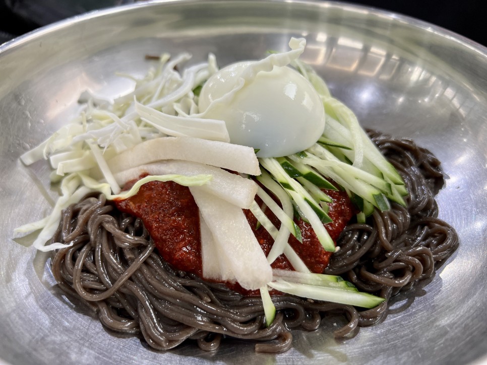 When Visiting Jeonju, Dine at Celebrities' (Also Locals') Favorite